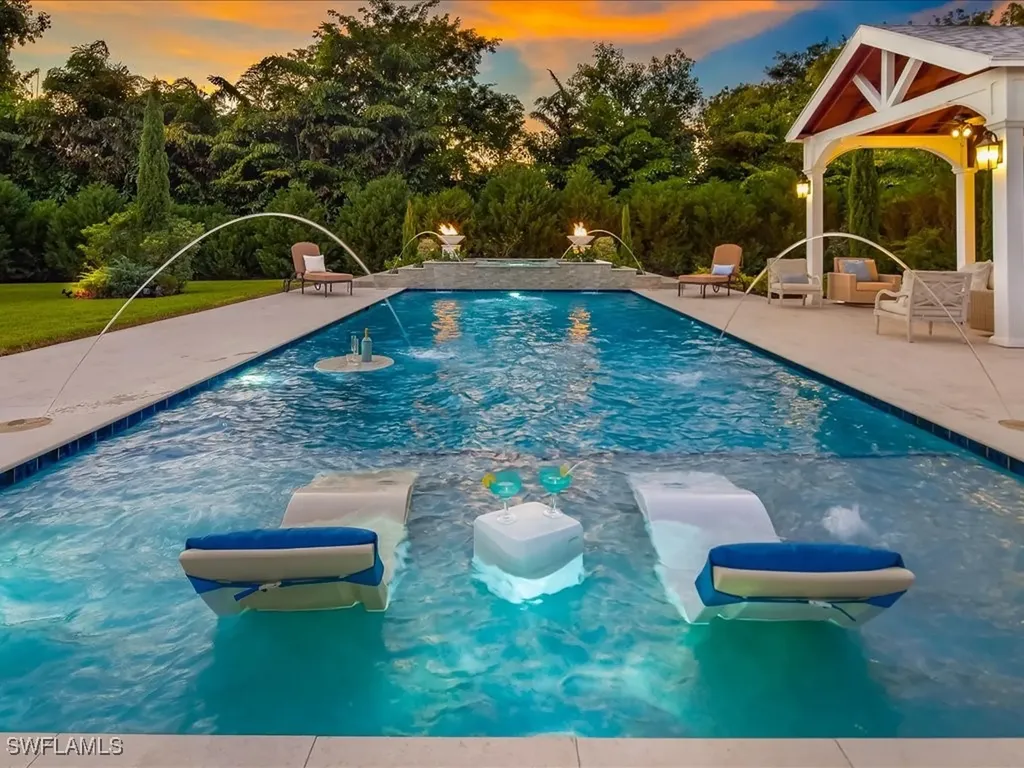 624 Ridge Drive Naples FL 34108