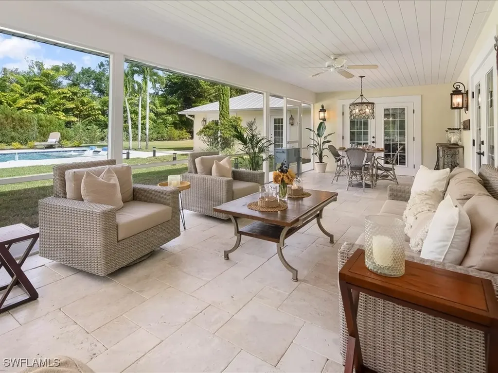 624 Ridge Drive Naples FL 34108