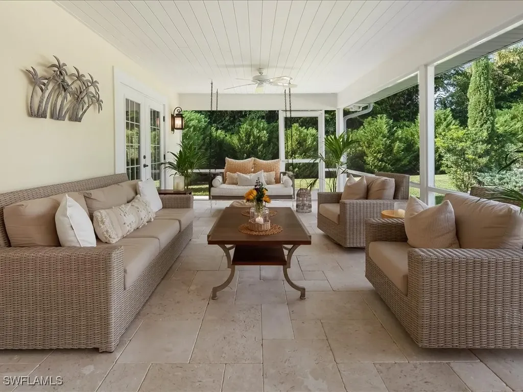 624 Ridge Drive Naples FL 34108