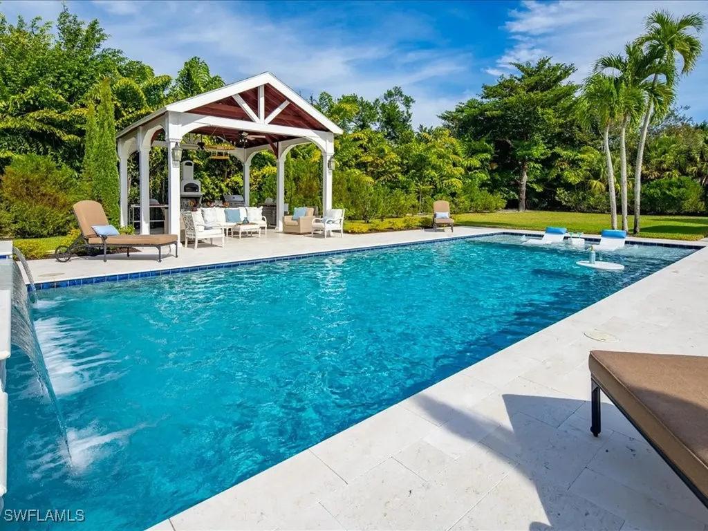 624 Ridge Drive Naples FL 34108
