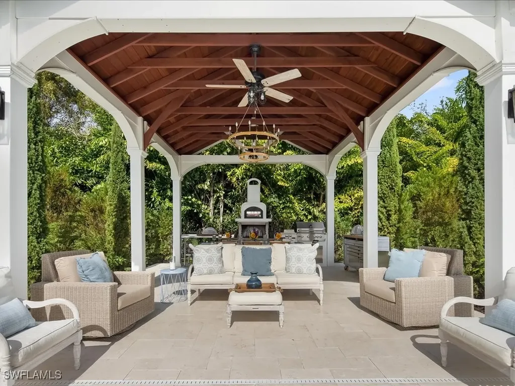 624 Ridge Drive Naples FL 34108