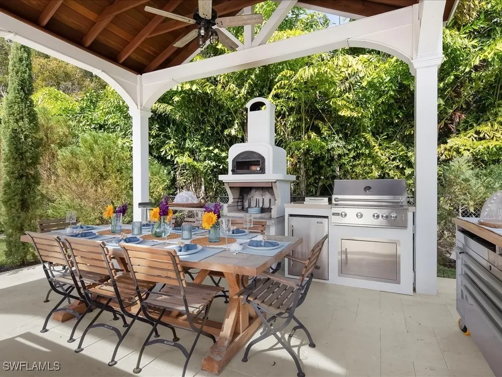 624 Ridge Drive Naples FL 34108