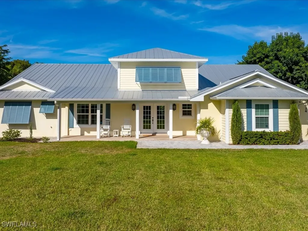 624 Ridge Drive Naples FL 34108