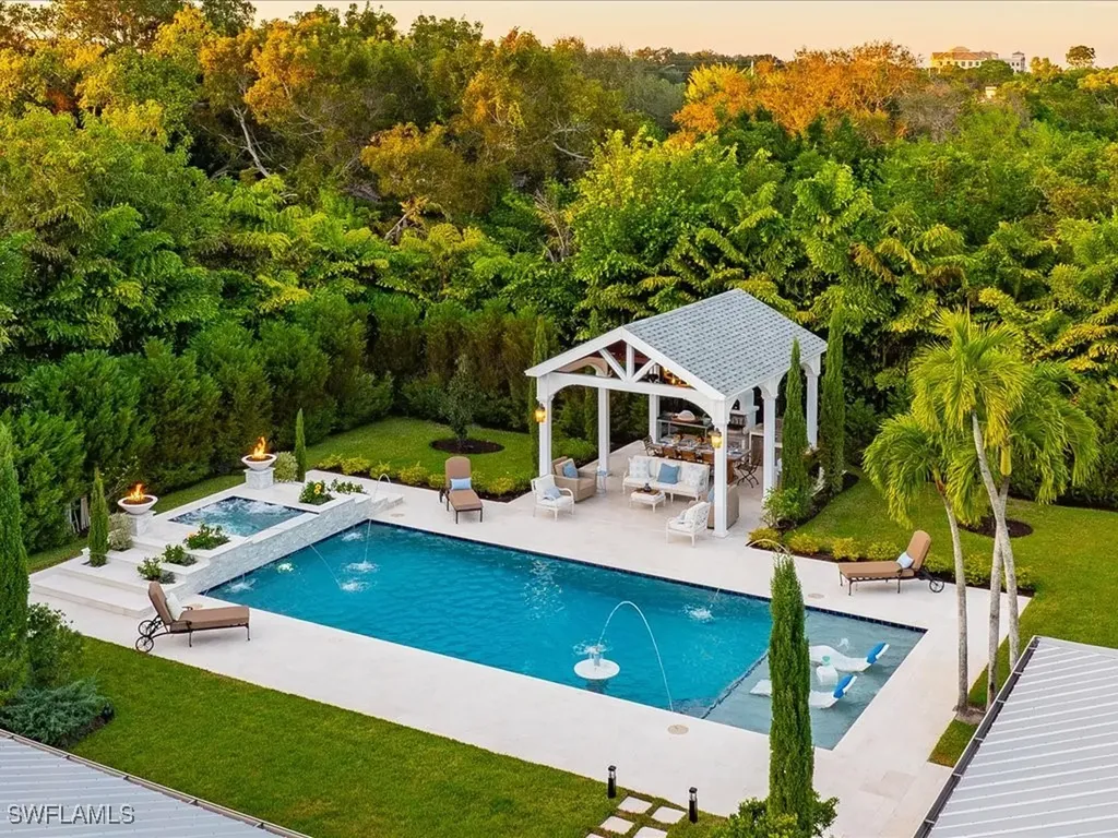 624 Ridge Drive Naples FL 34108