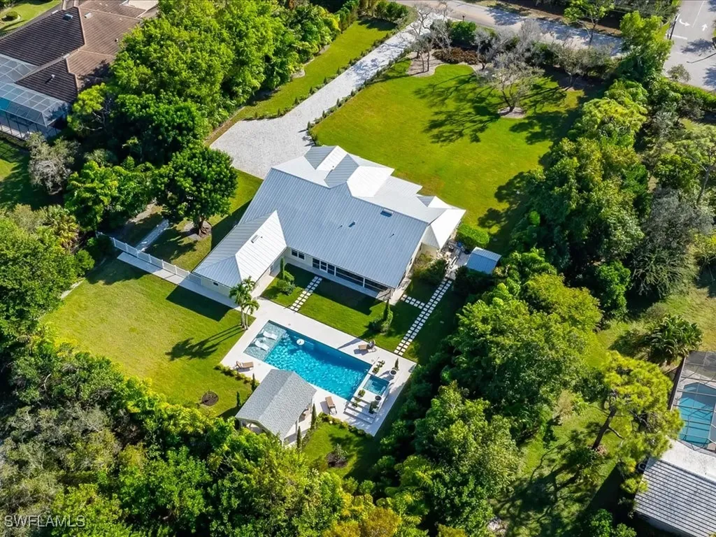 624 Ridge Drive Naples FL 34108