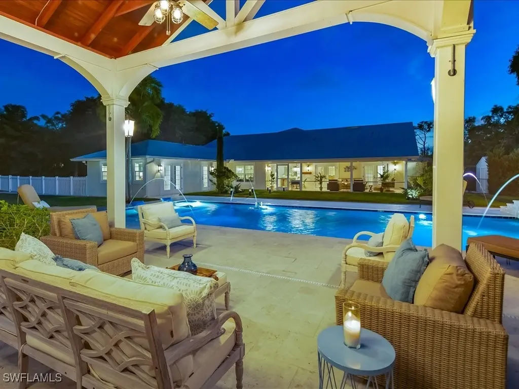 624 Ridge Drive Naples FL 34108