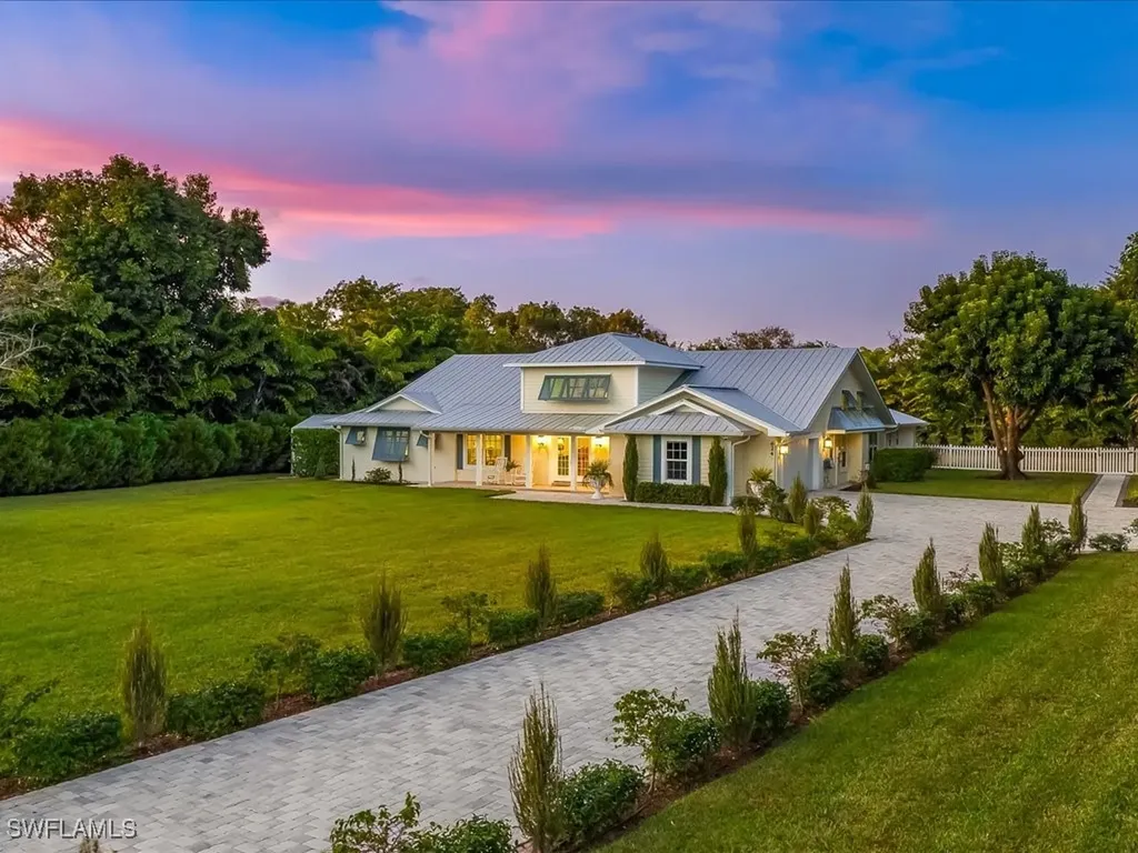 624 Ridge Drive Naples FL 34108