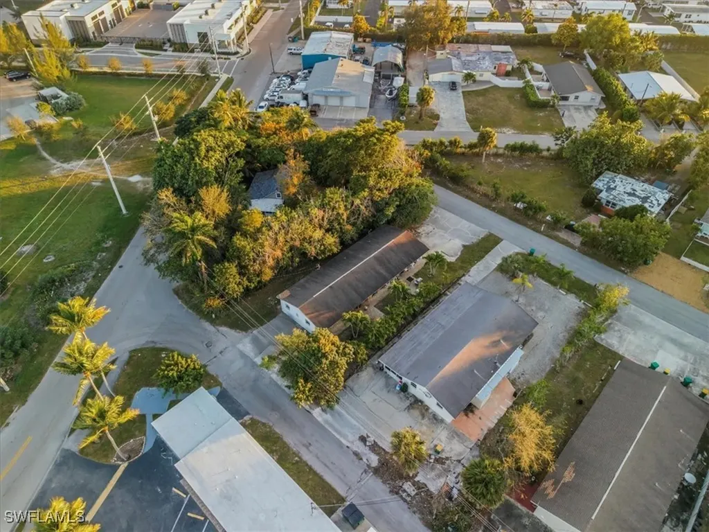 2463 Washington Avenue Naples FL 34112