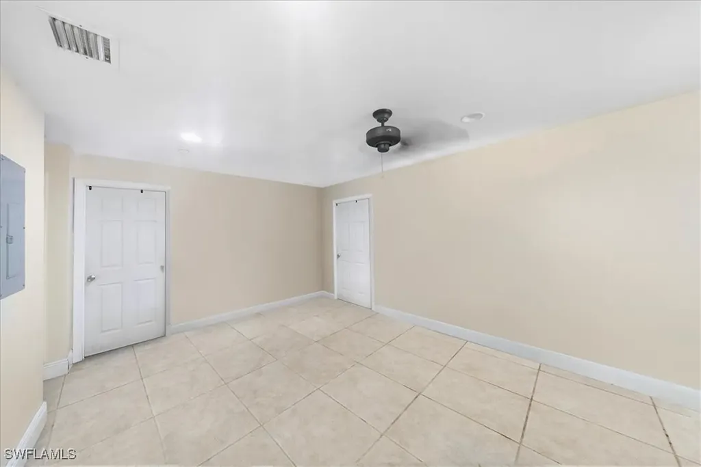 2463 Washington Avenue Naples FL 34112