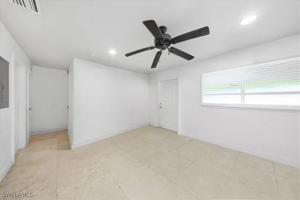 2463 Washington Avenue Naples FL 34112