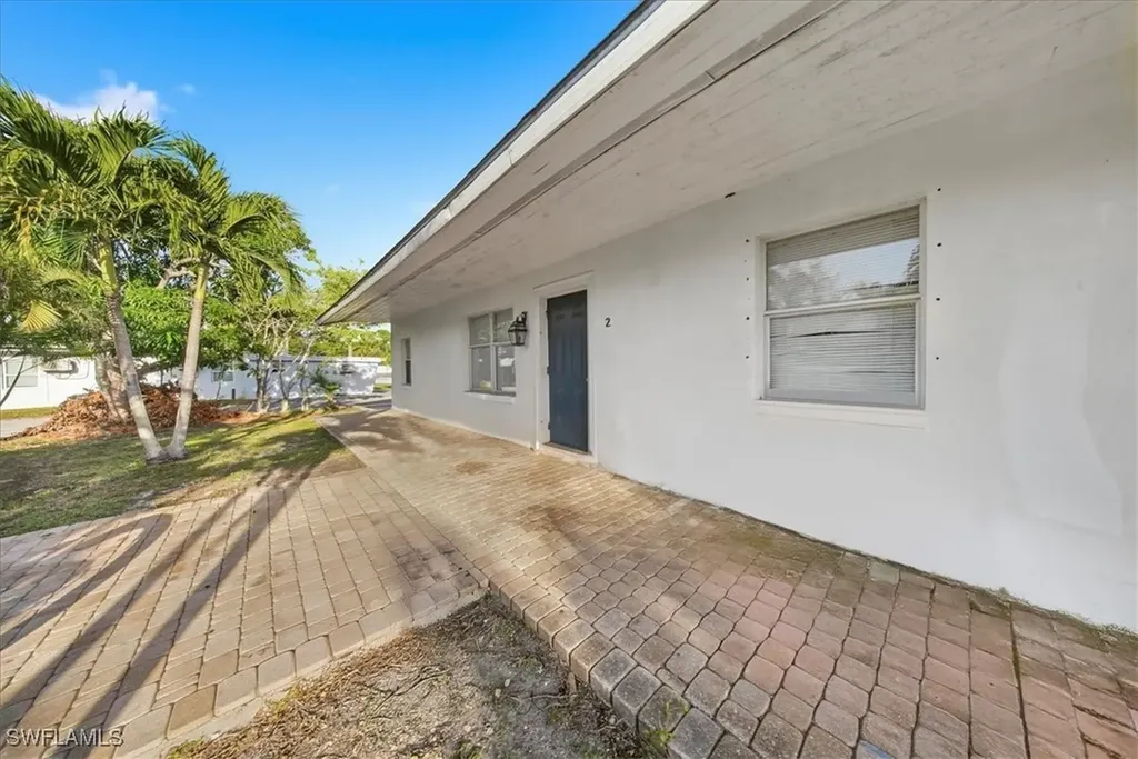 2463 Washington Avenue Naples FL 34112