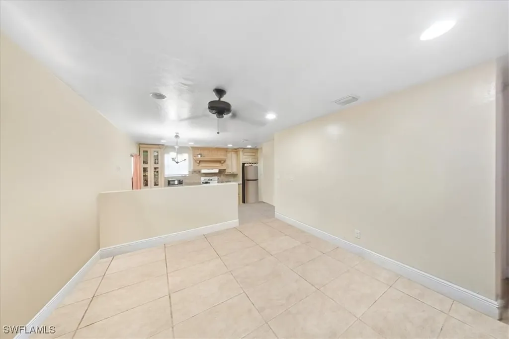 2463 Washington Avenue Naples FL 34112