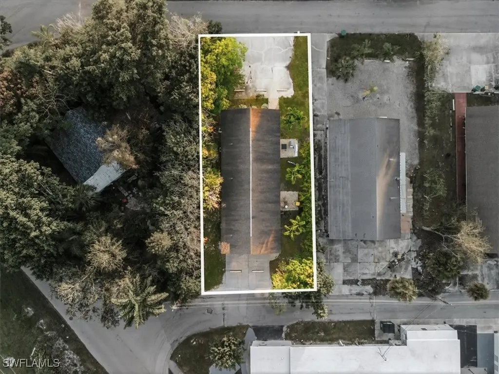 2463 Washington Avenue Naples FL 34112