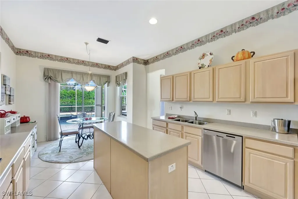 1745 Marsh Run Naples FL 34109