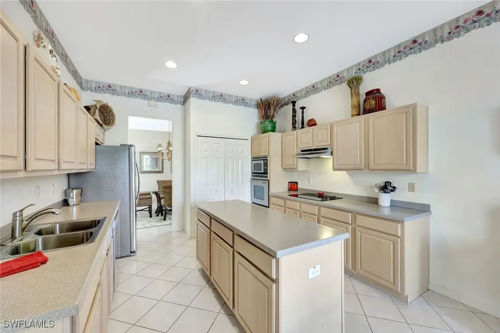 1745 Marsh Run Naples FL 34109