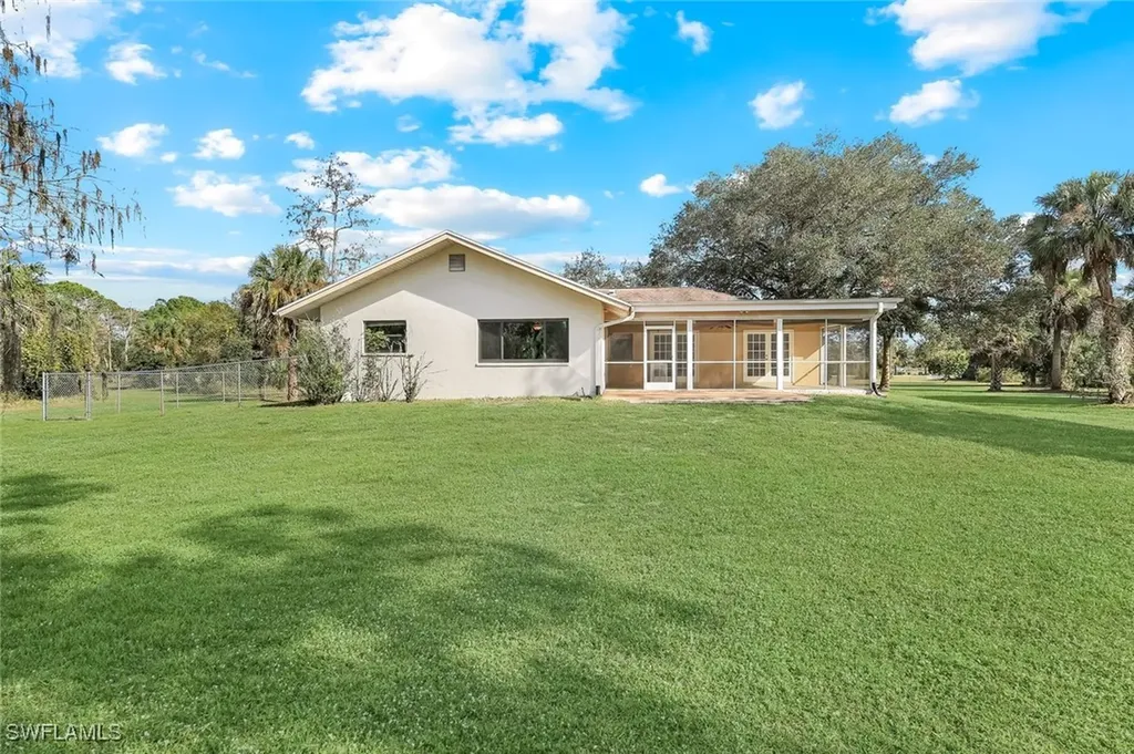 711 21st Street SW Naples FL 34117