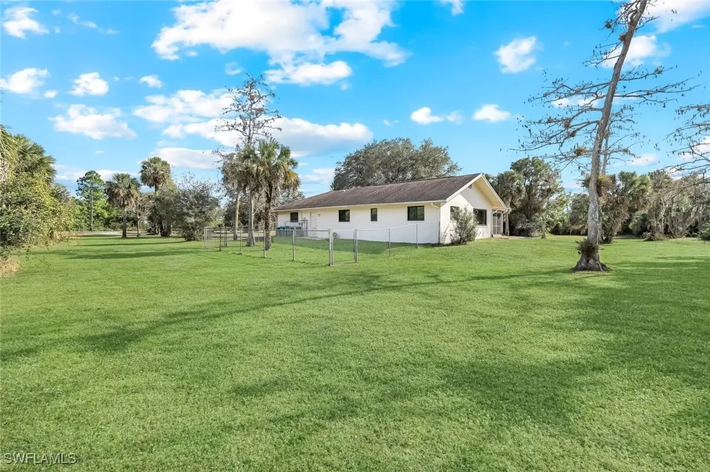 711 21st Street SW Naples FL 34117