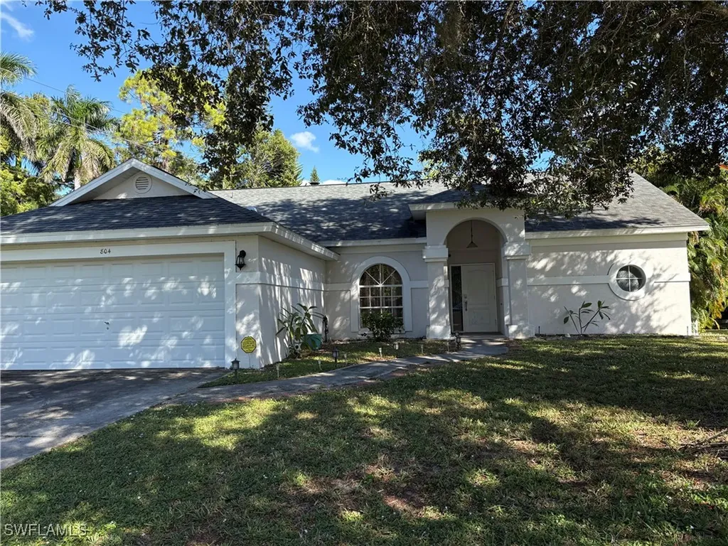 804 Bluebird Street Naples FL 34104