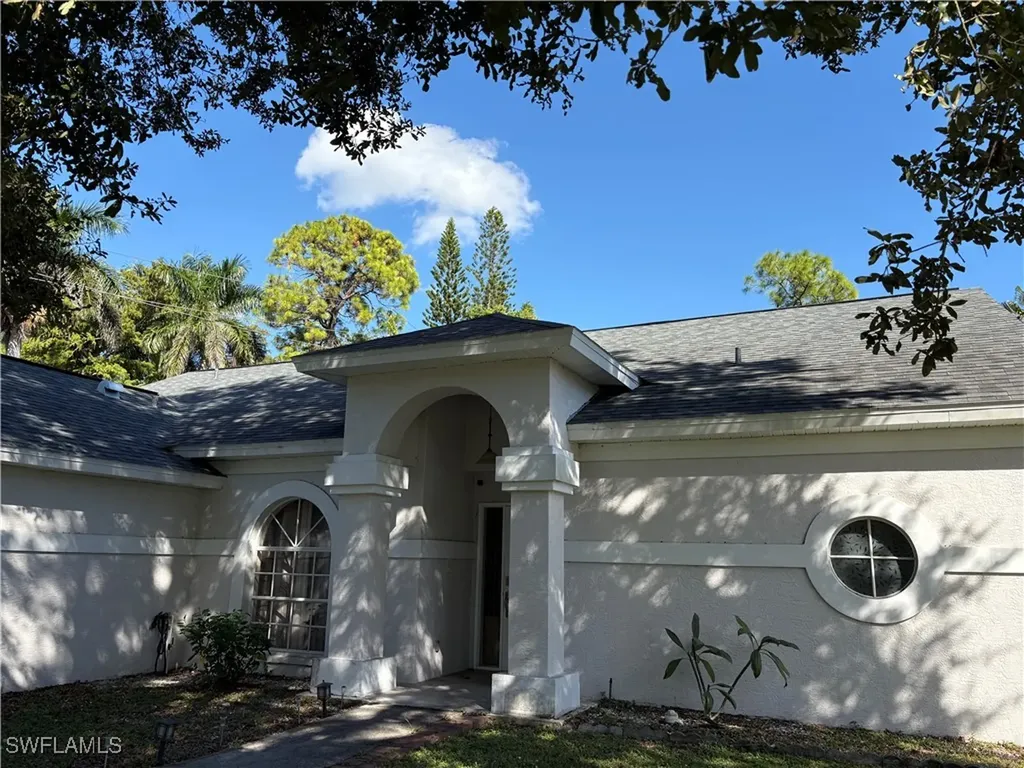 804 Bluebird Street Naples FL 34104