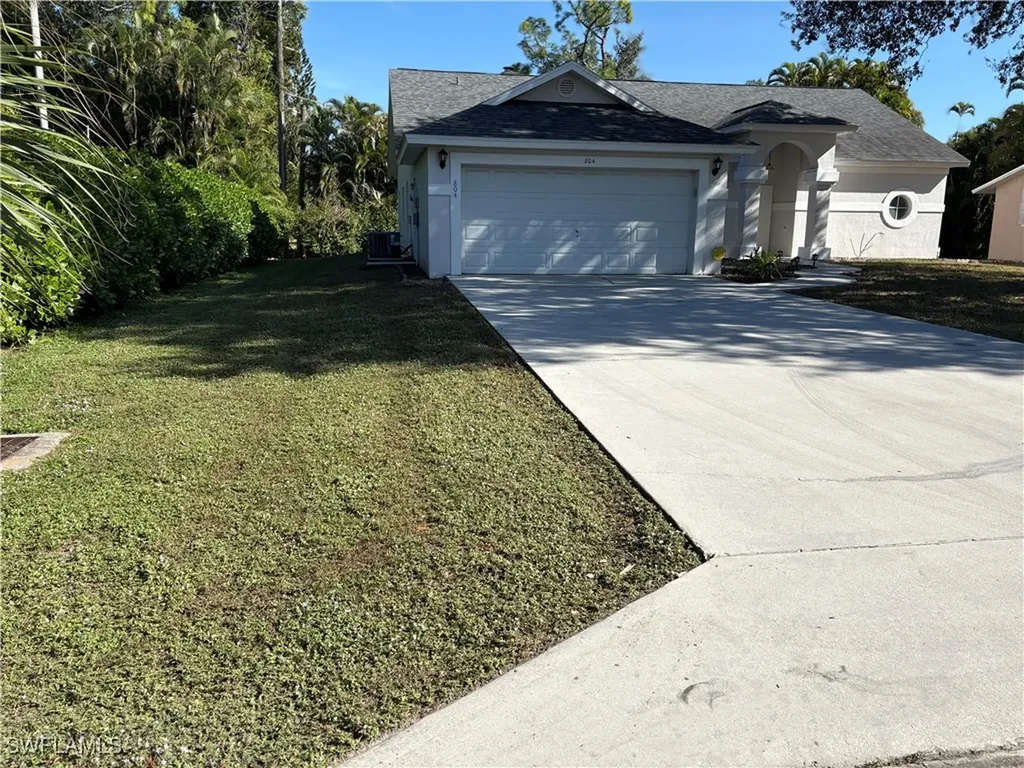 804 Bluebird Street Naples FL 34104