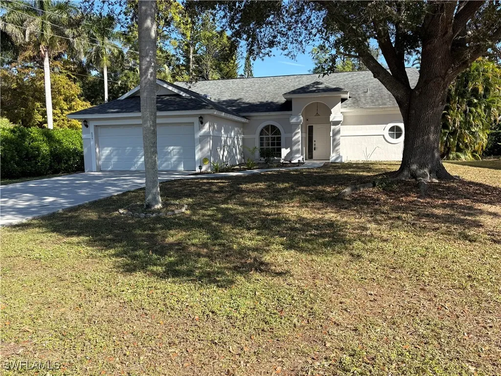 804 Bluebird Street Naples FL 34104