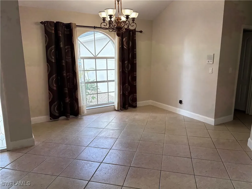 804 Bluebird Street Naples FL 34104