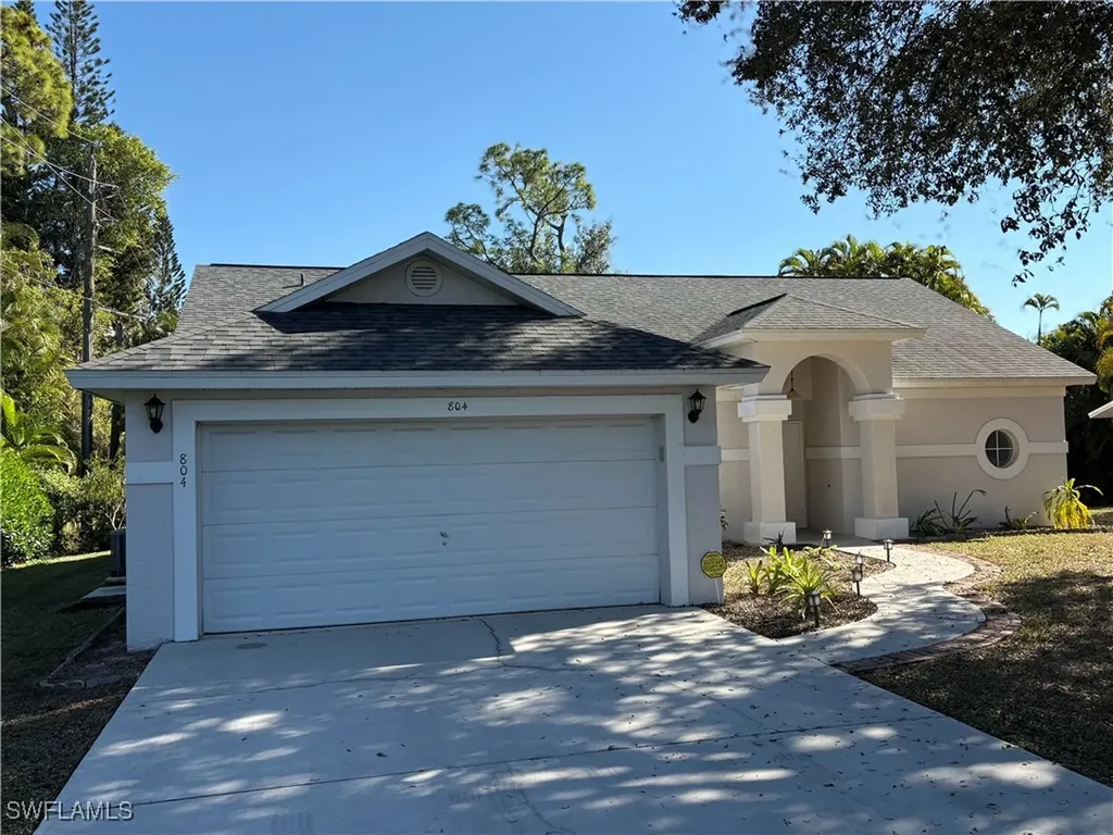 804 Bluebird Street Naples FL 34104