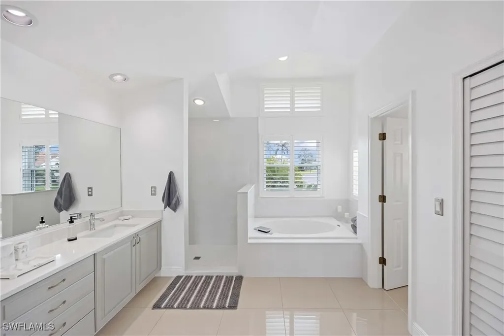 28801 Regis Court Bonita Springs FL 34134