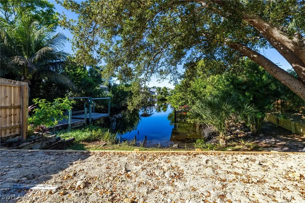 20520 Pine Tree Lane Estero FL 33928