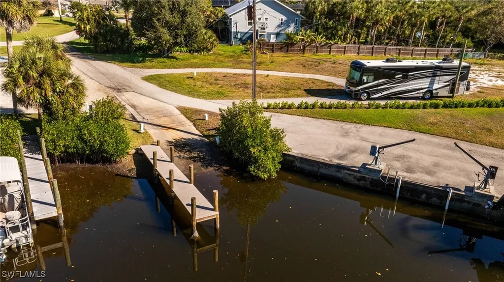 20520 Pine Tree Lane Estero FL 33928