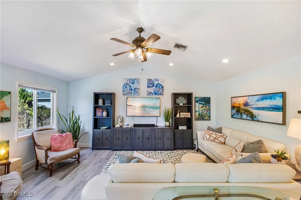 20520 Pine Tree Lane Estero FL 33928