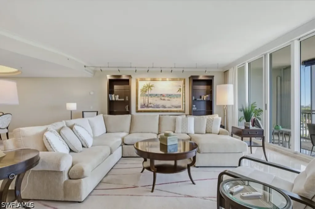 13675 Vanderbilt Drive Naples FL 34110