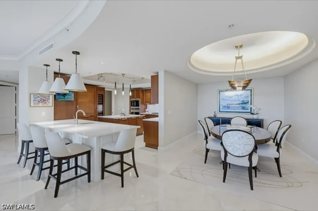 13675 Vanderbilt Drive Naples FL 34110