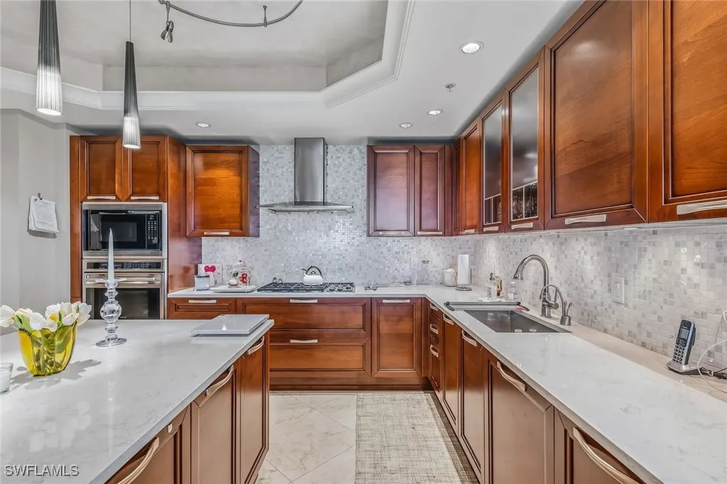 13675 Vanderbilt Drive Naples FL 34110