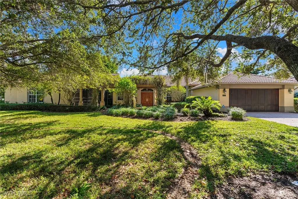 8840 Mariposa Court Naples FL 34113