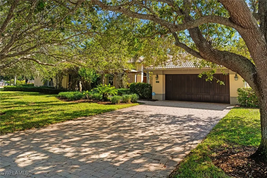 8840 Mariposa Court Naples FL 34113