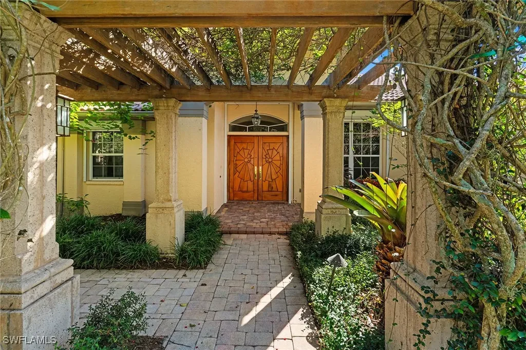 8840 Mariposa Court Naples FL 34113