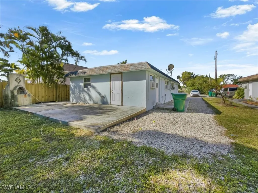 2495 Bayside Street Naples FL 34112