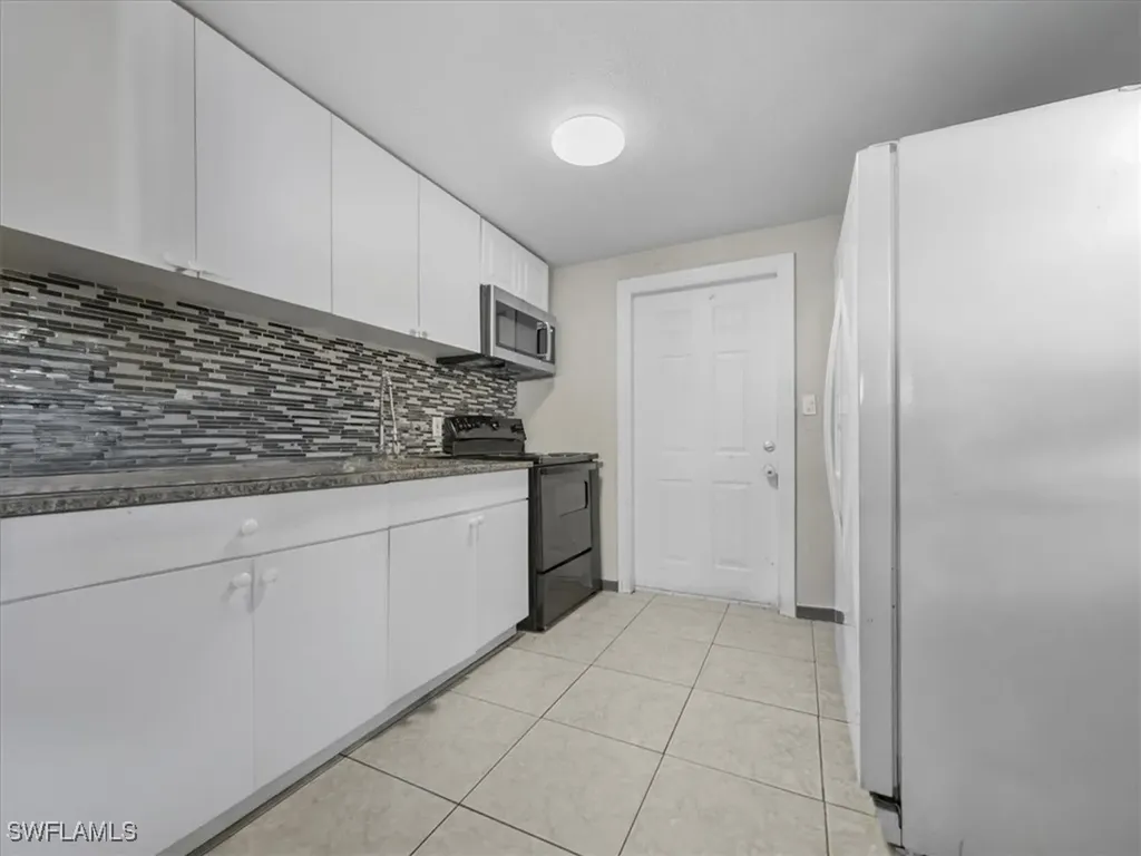 2495 Bayside Street Naples FL 34112