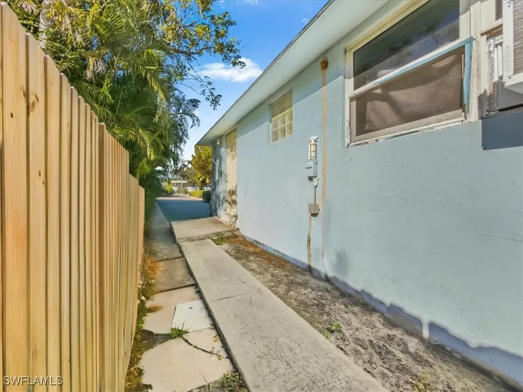 2495 Bayside Street Naples FL 34112