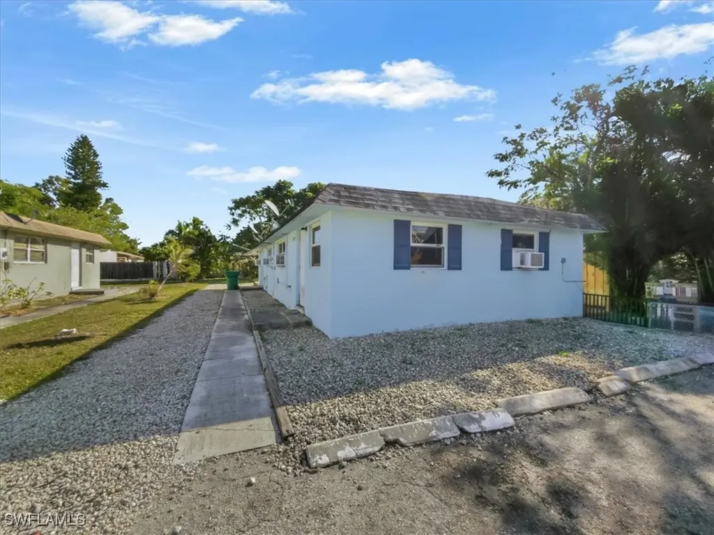2495 Bayside Street Naples FL 34112