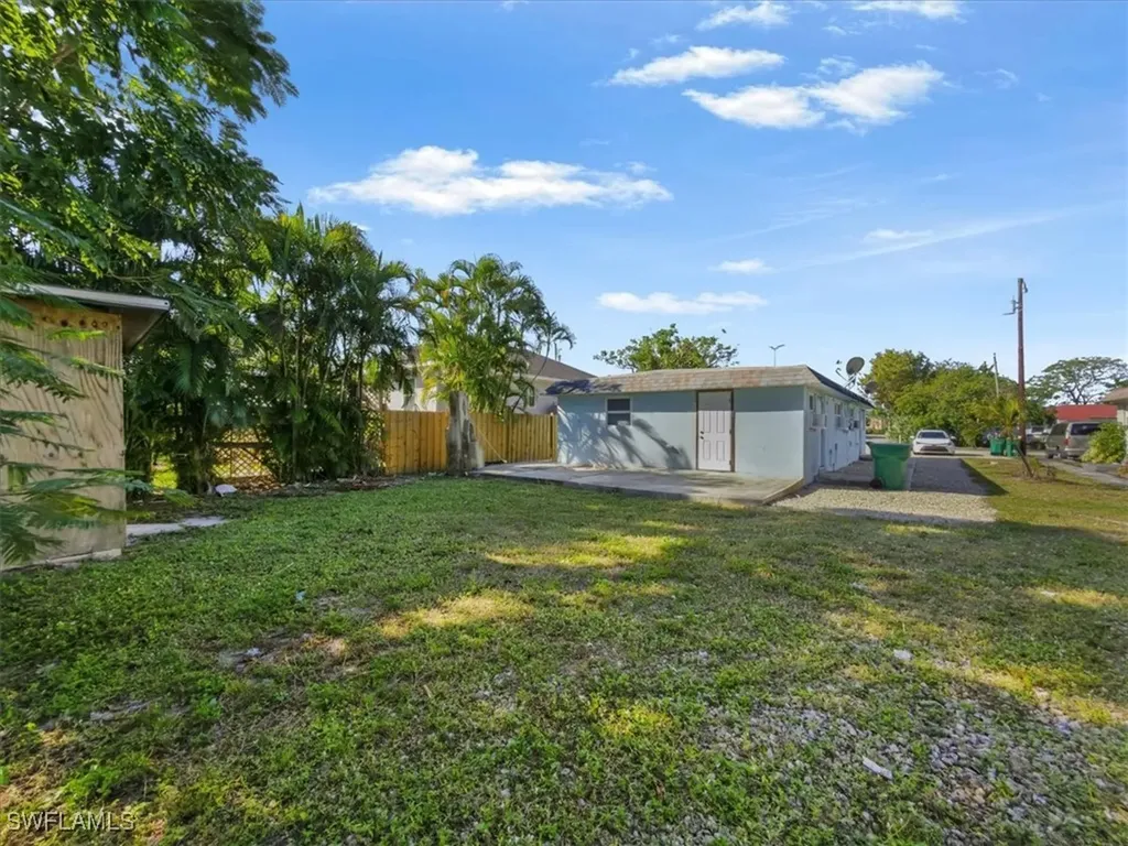 2495 Bayside Street Naples FL 34112