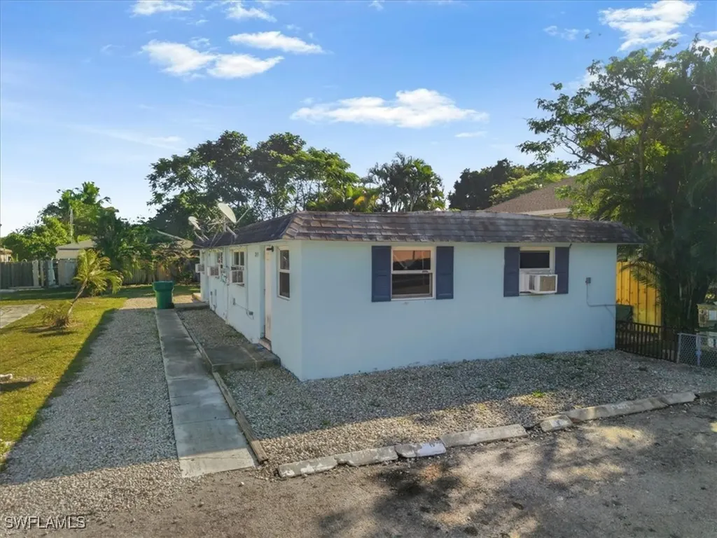 2495 Bayside Street Naples FL 34112