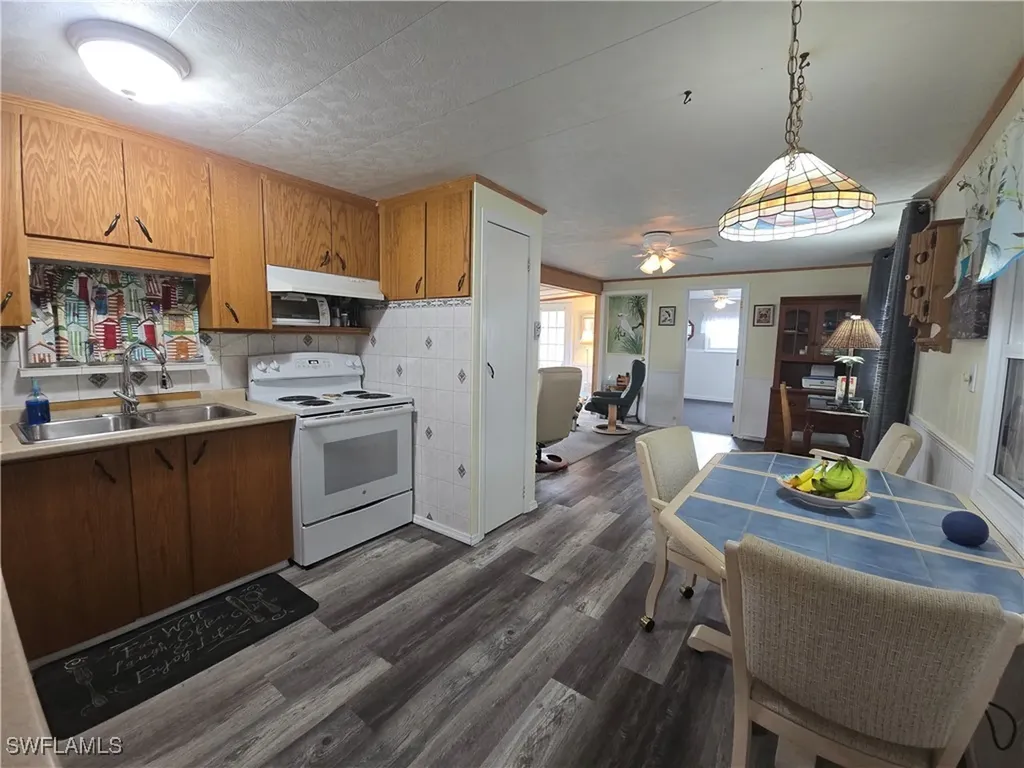 23 Enchanting Boulevard Naples FL 34112