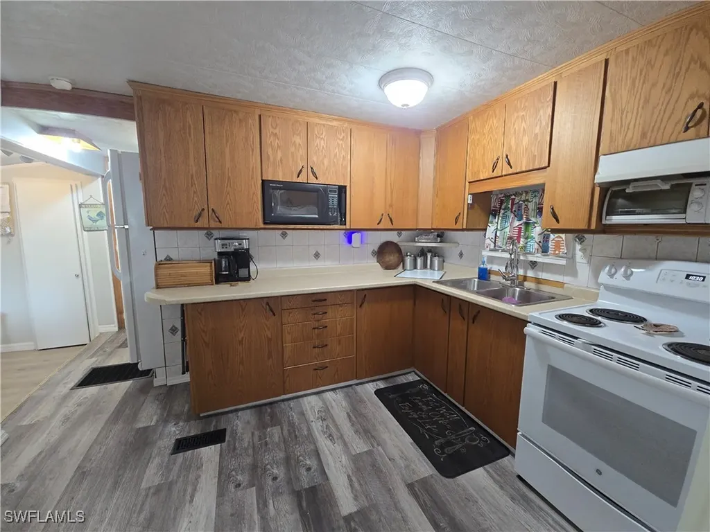 23 Enchanting Boulevard Naples FL 34112