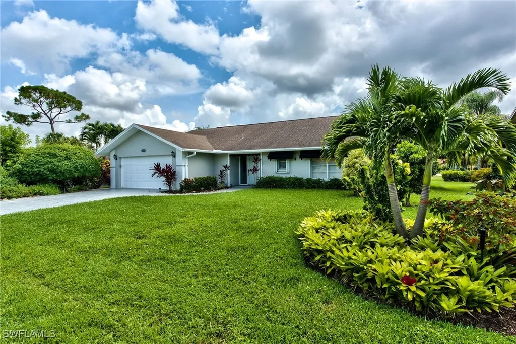 1614 Forest Lakes Boulevard Naples FL 34105