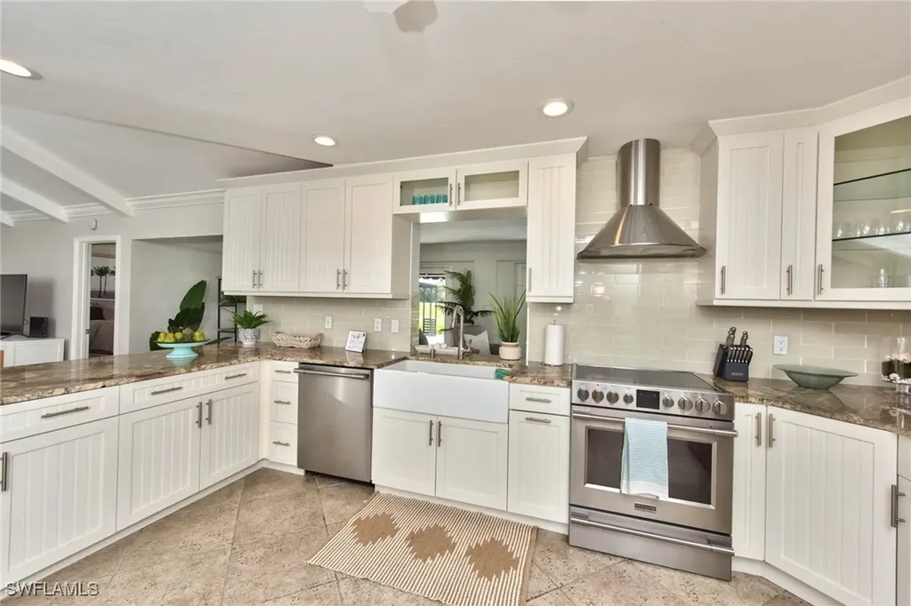 1614 Forest Lakes Boulevard Naples FL 34105