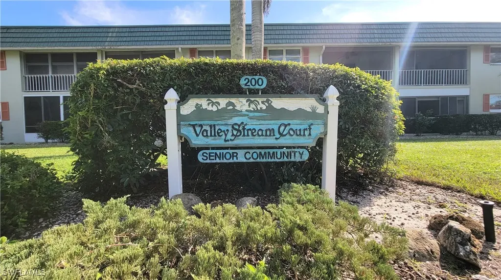 300 Valley Stream Drive Naples FL 34113