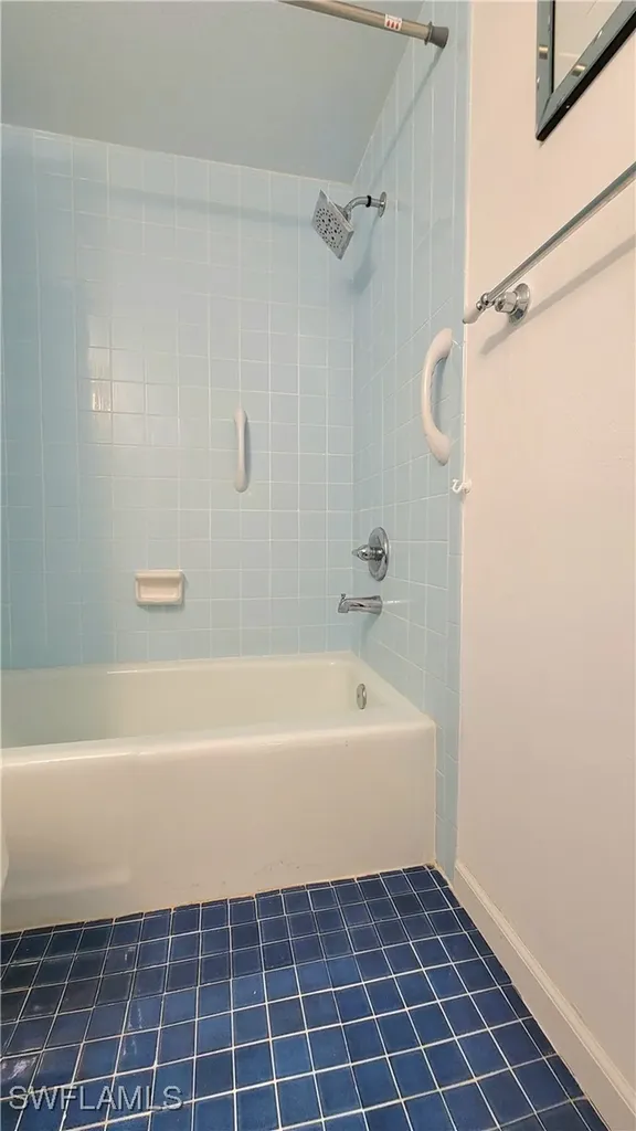 300 Valley Stream Drive Naples FL 34113
