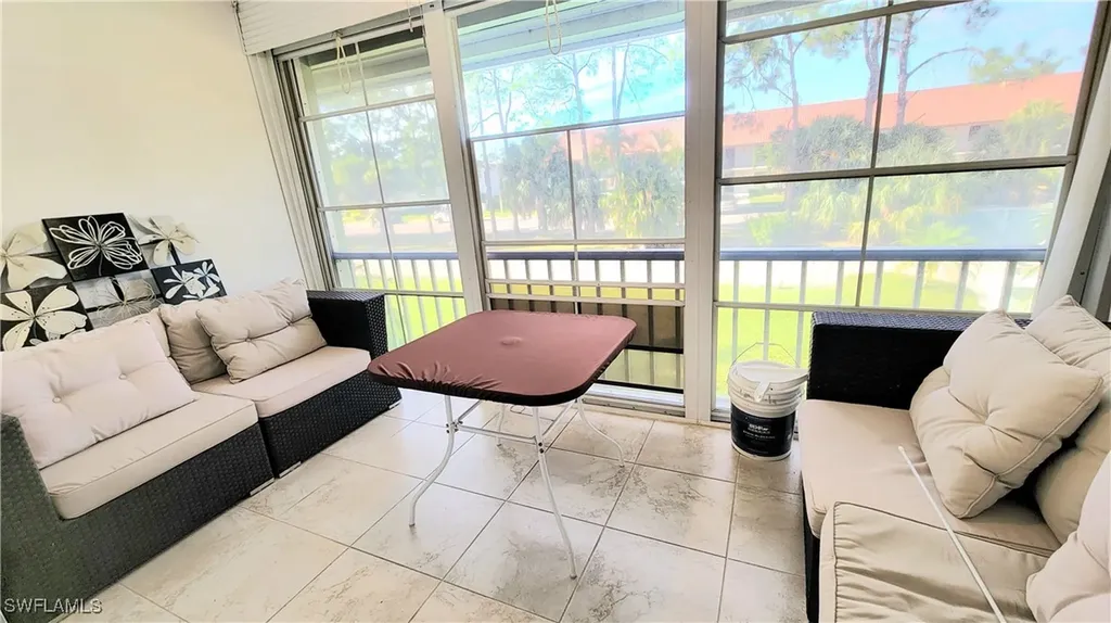 300 Valley Stream Drive Naples FL 34113